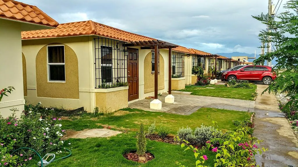 Portmore Villa On The Beach